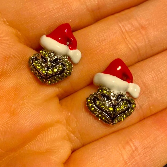 🎄New The Grinch Crystal Stud Earrings - Picture 3 of 5